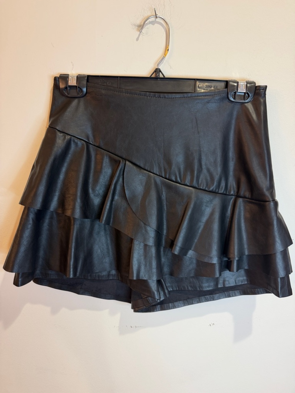 DO+BE Black Faux Leather Tiered Ruffle Mini Skort, S - Bikercore, Whimsigoth